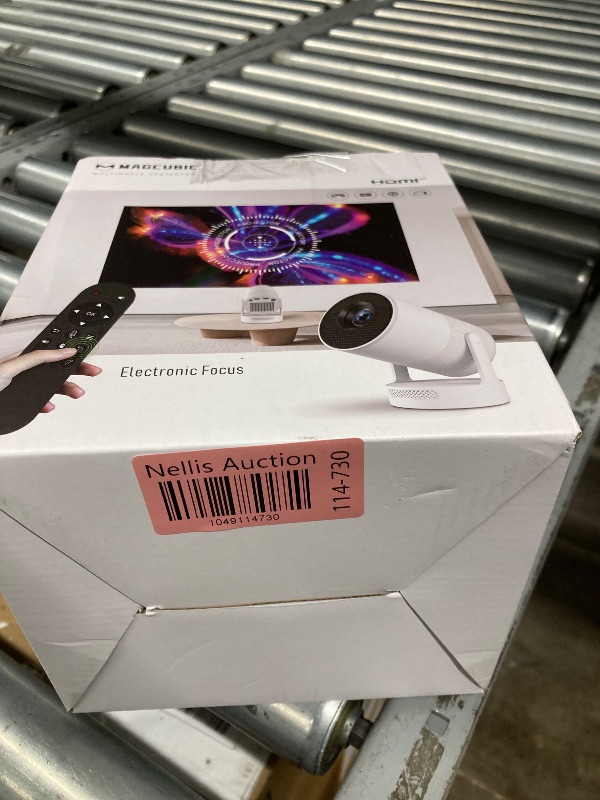 Photo 1 of ?Electric Focus?Magcubic Mini Projector 4K Support, Portable Projector with WiFi 6 and Bluetooth 5.4, Smart Proyector, 5W Soundbase Speaker, 180° Rotation for Home Theater HY300 Ultra