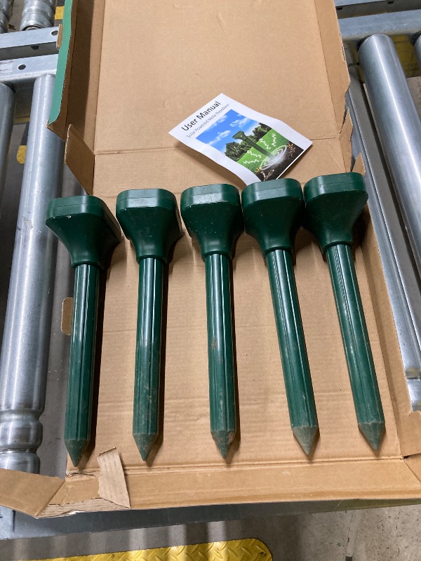 Photo 1 of ***(MISSING PARTS -SELLING AS PARTS ONLY)***RC Tech Trading Mole Repellent Solar Powered 8 Pack,IPX7 Waterproof Ultrasonic Gopher Repellent,Moles Deterrent for Yard Sonic Mole Spike,Get Rid of Vole, Chipmunk,Groundhog,Snake  ***(MISSING PARTS -SELLING AS 