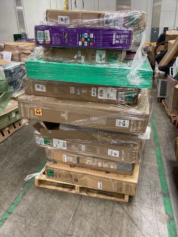 Photo 1 of ********No returns***No refund*******TV pallet doesn't work, only for parts of different brands and sizes. Some turn on, others don't. Broken screens, possibly missing cables and remote control. Returns not accepted. Final sale, approximate retail price o