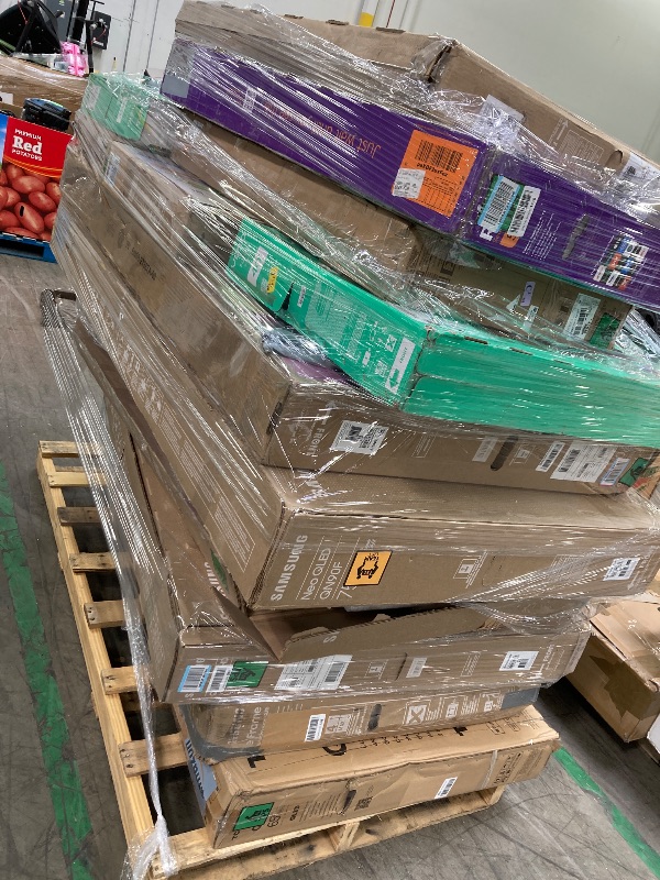 Photo 1 of ********No returns***No refund*******TV pallet doesn't work, only for parts of different brands and sizes. Some turn on, others don't. Broken screens, possibly missing cables and remote control. Returns not accepted. Final sale, approximate retail price o