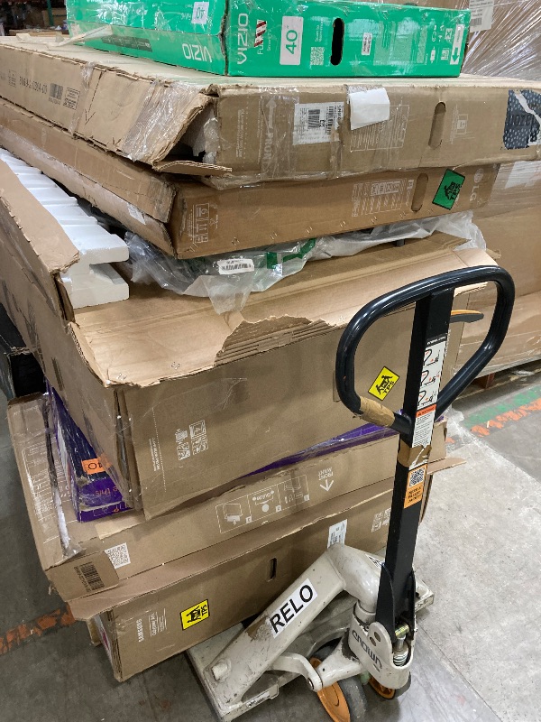 Photo 1 of ********No returns***No refund*******TV pallet doesn't work, only for parts of different brands and sizes. Some turn on, others don't. Broken screens, possibly missing cables and remote control. Returns not accepted. Final sale, approximate retail price o