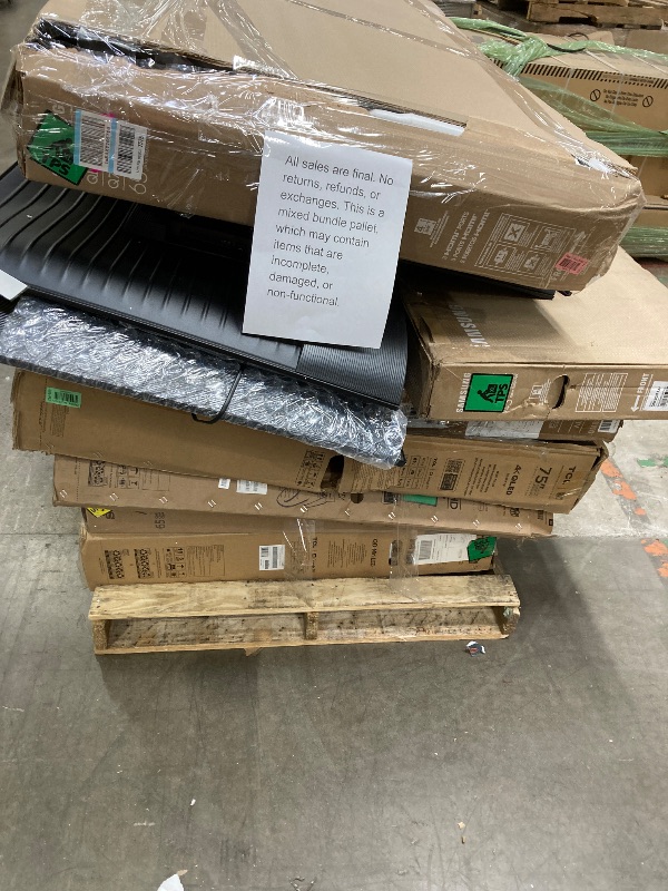 Photo 1 of ********No returns***No refund*******TV pallet doesn't work, only for parts of different brands and sizes. Some turn on, others don't. Broken screens, possibly missing cables and remote control. Returns not accepted. Final sale, approximate retail price o