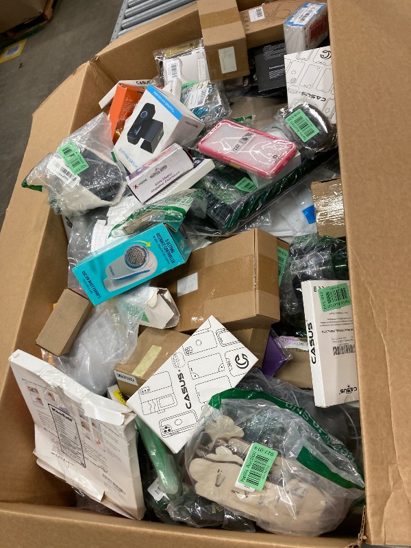 Photo 1 of
Box Size: Approx. 40” x 22” x 16” | Why bid on one item when you can score a mix of unique finds in one go? Packed with an estimated 80-120 apparel items, this medium box offers the same kind of inventory you'd find listed individually on our auction. It