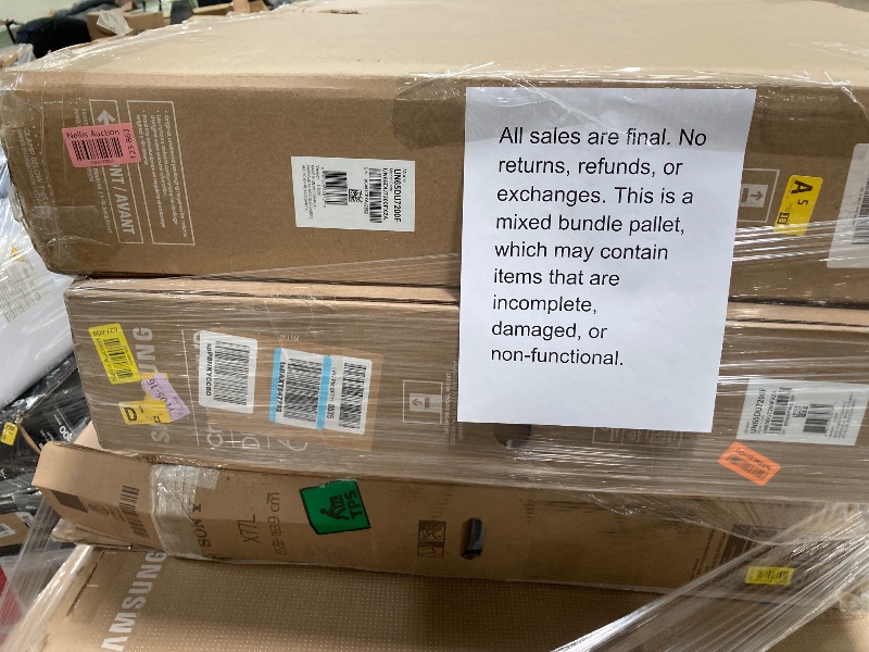 Photo 1 of ********No returns***No refund*******TV pallet doesn't work, only for parts of different brands and sizes. Some turn on, others don't. Broken screens, possibly missing cables and remote control. Returns not accepted. Final sale, approximate retail price o
