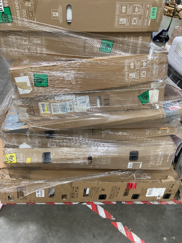 Photo 1 of ********No returns***No refund*******TV pallet doesn't work, only for parts of different brands and sizes. Some turn on, others don't. Broken screens, possibly missing cables and remote control. Returns not accepted. Final sale, approximate retail price o