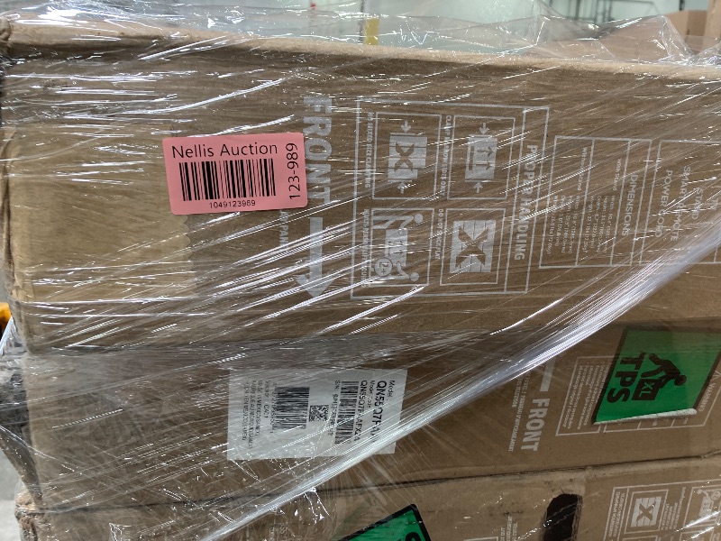 Photo 1 of ********No returns***No refund*******TV pallet doesn't work, only for parts of different brands and sizes. Some turn on, others don't. Broken screens, possibly missing cables and remote control. Returns not accepted. Final sale, approximate retail price o