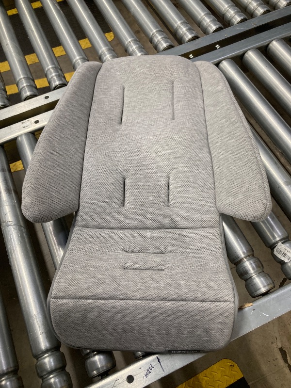 Photo 1 of ***(MISSING PIECE- SELLING AS IS )*** UPPAbaby Infant Snug Seat / Compatible with Vista and Cruz Strollers / 2 in 1 Newborn to Toddler Comfort Insert