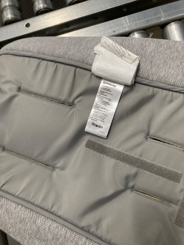Photo 1 of ***(MISSING PIECE- SELLING AS IS )*** UPPAbaby Infant Snug Seat / Compatible with Vista and Cruz Strollers / 2 in 1 Newborn to Toddler Comfort Insert