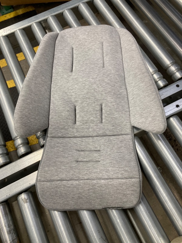 Photo 1 of ***(MISSING PIECE- SELLING AS IS )*** UPPAbaby Infant Snug Seat / Compatible with Vista and Cruz Strollers / 2 in 1 Newborn to Toddler Comfort Insert