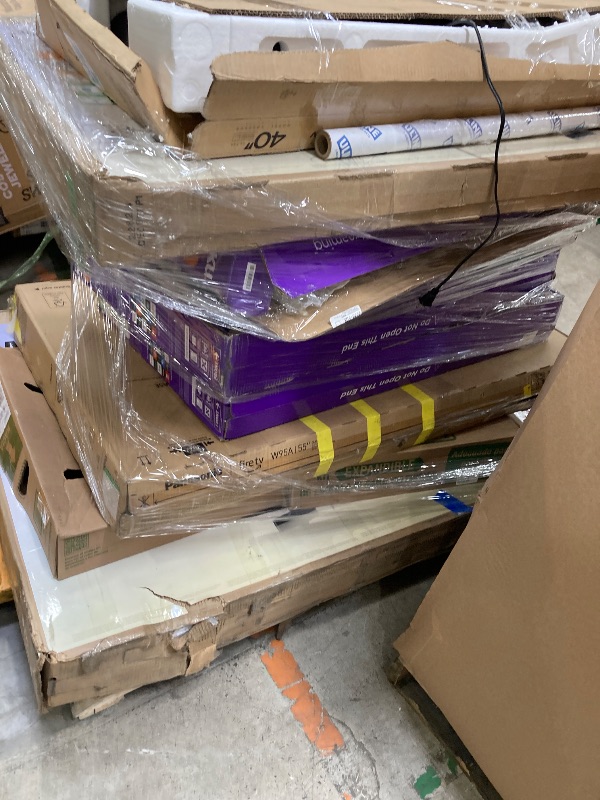 Photo 1 of ********No returns***No refund*******TV pallet doesn't work, only for parts of different brands and sizes. Some turn on, others don't. Broken screens, possibly missing cables and remote control. Returns not accepted. Final sale, approximate retail price o
