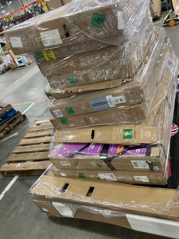 Photo 1 of ********No returns***No refund*******TV pallet doesn't work, only for parts of different brands and sizes. Some turn on, others don't. Broken screens, possibly missing cables and remote control. Returns not accepted. Final sale, approximate retail price o