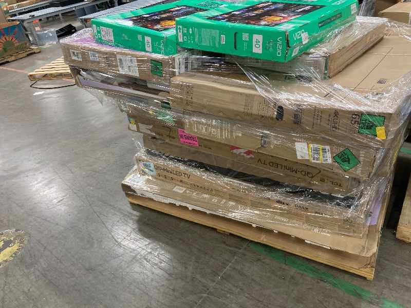 Photo 1 of ********No returns***No refund*******TV pallet doesn't work, only for parts of different brands and sizes. Some turn on, others don't. Broken screens, possibly missing cables and remote control. Returns not accepted. Final sale, approximate retail price o