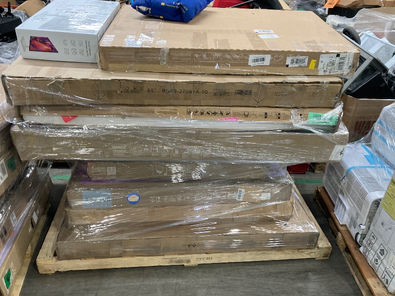 Photo 1 of ********No returns***No refund*******TV pallet doesn't work, only for parts of different brands and sizes. Some turn on, others don't. Broken screens, possibly missing cables and remote control. Returns not accepted. Final sale, approximate retail price o