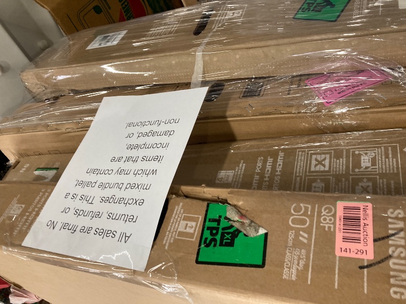 Photo 1 of ********No returns***No refund*******TV pallet doesn't work, only for parts of different brands and sizes. Some turn on, others don't. Broken screens, possibly missing cables and remote control. Returns not accepted. Final sale, approximate retail price o