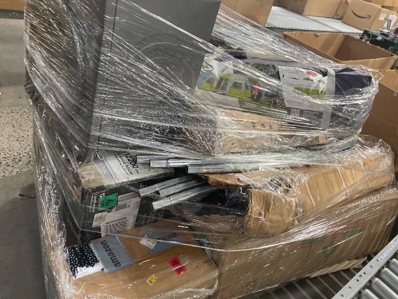 Photo 1 of ---*******no return no refund .....-**** pallet with different items example washing machine, camping house, baby stroller and other things more final sale no returns accepted