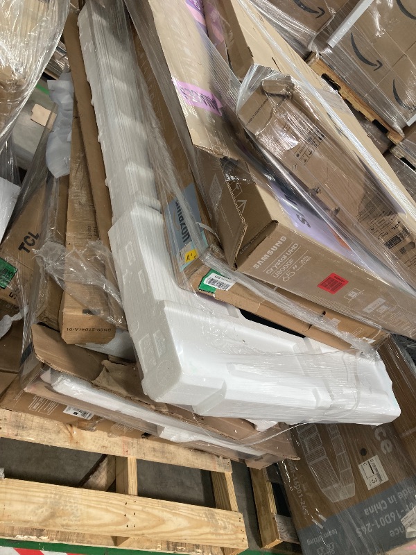 Photo 1 of ********No returns***No refund*******TV pallet doesn't work, only for parts of different brands and sizes. Some turn on, others don't. Broken screens, possibly missing cables and remote control. Returns not accepted. Final sale, approximate retail price o