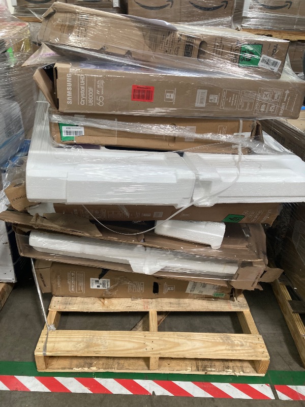 Photo 1 of ********No returns***No refund*******TV pallet doesn't work, only for parts of different brands and sizes. Some turn on, others don't. Broken screens, possibly missing cables and remote control. Returns not accepted. Final sale, approximate retail price o