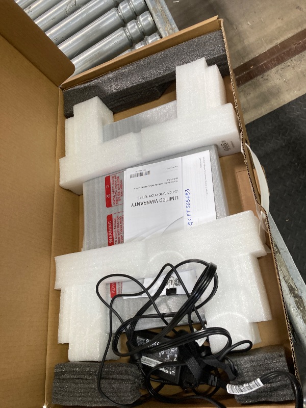 Photo 1 of -----------BATTERY WONT CHARGE--------------- LG 15U50Q-G.APB5U1 15" UltraPC Laptop Black