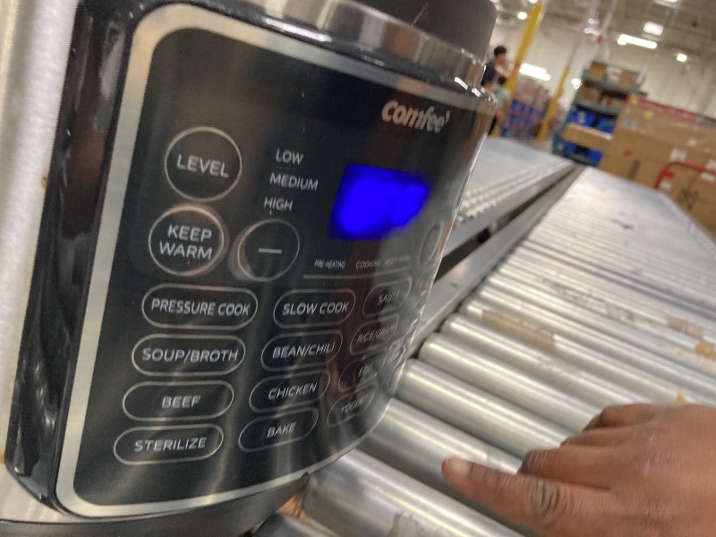 Photo 1 of  used****** minor damage**COMFEE’ 16 in 1 Electric Pressure Cooker Instant Multi Cooker Olla de Presion Non-Stick Pot Yogurt Maker Rice Cooker Slow Cooker Sauté Steamer 8 Quarts for Family Feast