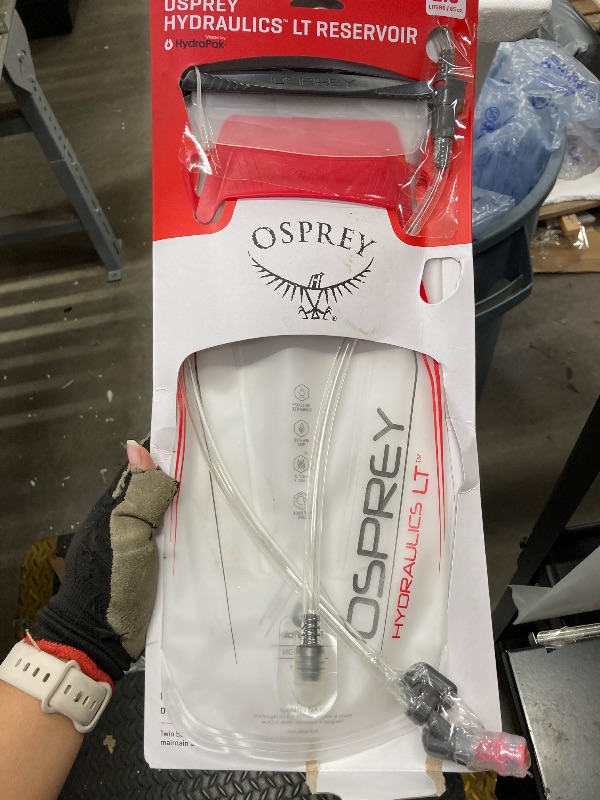 Photo 1 of ***USED**Osprey Hydraulics LT 2.5L Water Reservoir with Bite Valve, Red