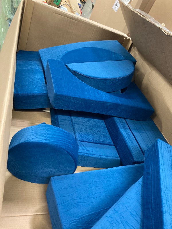 Photo 1 of kids play couch****