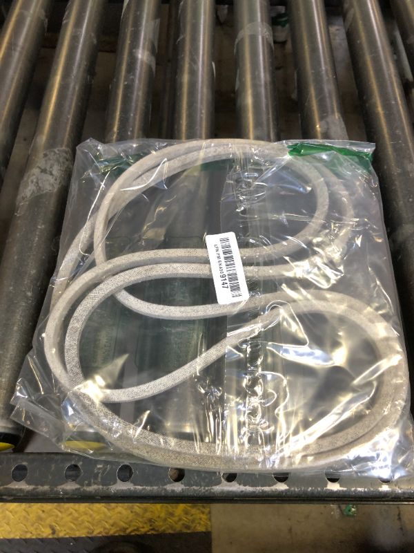 Photo 1 of Mower Deck Belt GX20072 for John Deere GY20570 L 100 130 1742 D 100 110 120 130 X 110 125 145 LA 105 D100 D105 D110 D120 D125 D130 E100 E110 E120