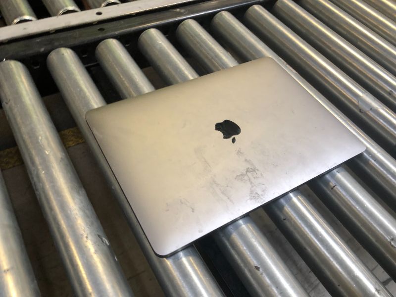 Photo 1 of MacBook Pro (13-inch, 2017, Four Thunderbolt 3 ports)