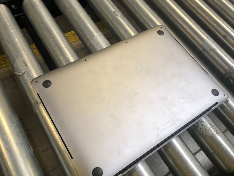 Photo 1 of MacBook Pro (13-inch, 2017, Four Thunderbolt 3 ports)