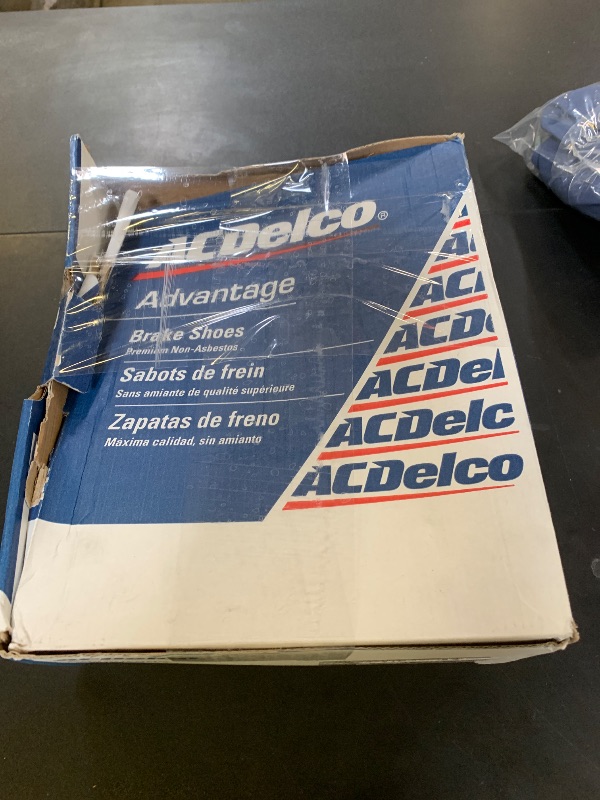 Photo 1 of ACDelco Advantage 14781B (19287950) Bonded Rear Parking Brake Shoe with Hardware