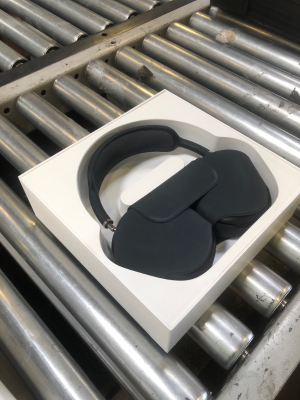 Photo 1 of Apple AirPods Max Wireless Over-Ear Headphones, Pro-Level Active Noise Cancellation, Transparency Mode, Personalized Spatial Audio, USB-C Charging, Bluetooth Headphones for iPhone - Midnight