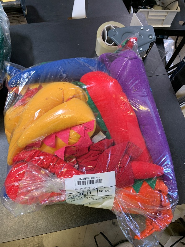 Photo 1 of Libima 24 Pcs Dinosaur Costume Dinosaur Tail Set Dragon Dinosaur Theme Party Animal Tails Costume for Girls Boys Adults Halloween Party Dress Up Favors Costume Accessories Performance Props