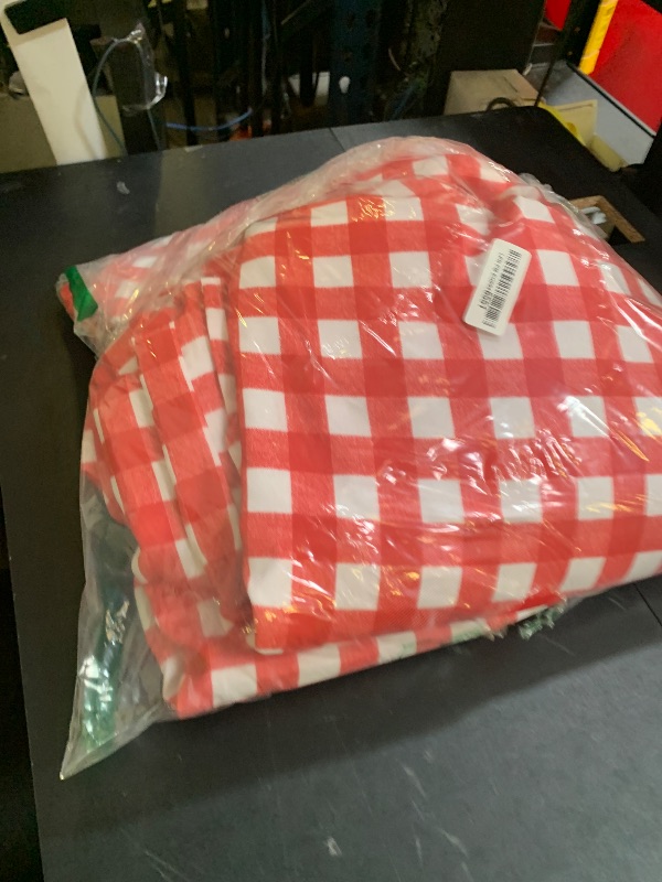Photo 1 of HolidayIdeas Fitted Checkered Christmas Tablecloths for 6 Foot Tables - 72 x 30 Inch - 2 Pack Rectangle Buffalo Plaid Table Cover for Parties,Trade Show (Red and White)