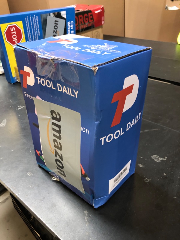 Photo 1 of Tool Daily Short Pressure Washer Gun with Foam Cannon, 1/4 Inch Quick Connector, with 5 Pressure Washer Nozzle Tips, 1 Liter