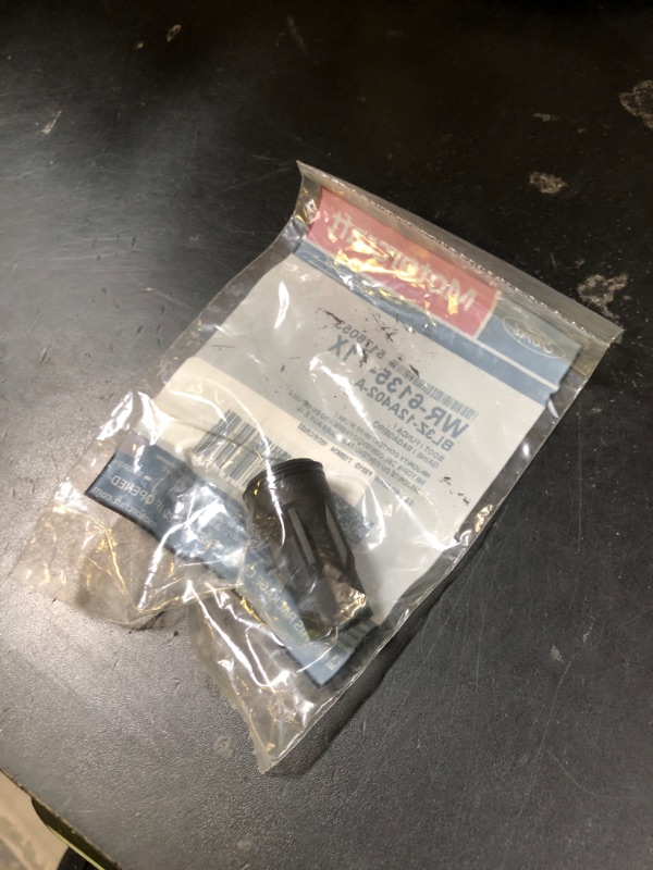 Photo 1 of Motorcraft WR6135 Ignition Spark Plug Boot