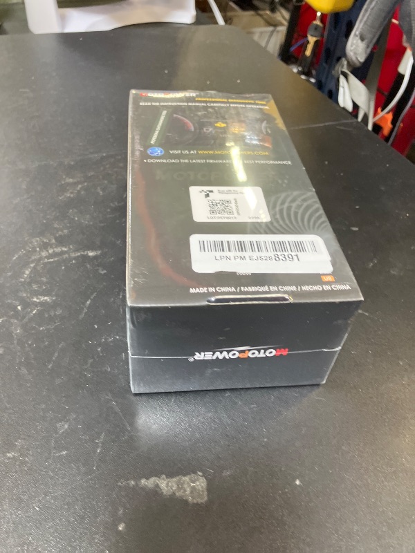 Photo 1 of MOTOPOWER MP69040 Car OBD2 Scanner Check Engine Fault Code Reader Diagnostic Scan Tool, Black (factory sealed)