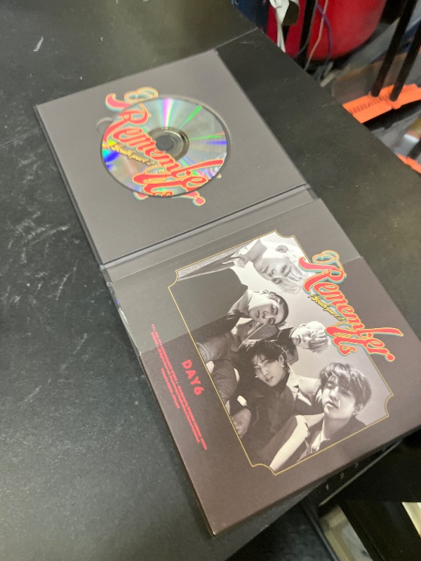 Photo 1 of 4th Mini Album: Remember Us - Youth Part