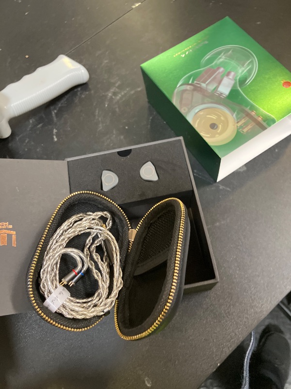 Photo 1 of Linsoul SIMGOT SuperMix 4 1DD+1BA+1Planar+1PZT Hybrid Drivers Earphones, HiFi in Ear Monitor IEM, Wired Gaming Earbuds with OFC Silver-Plated Cable for Musician Audiophile