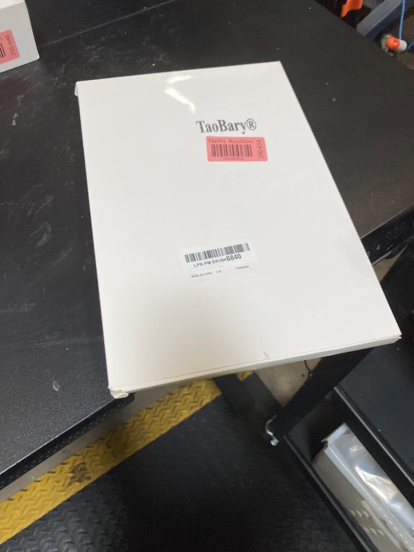 Photo 1 of TaoBary 30 Pcs Graduation Cap Gift Boxes Graduation Decorations Class of 2025 Candy Box with Tassel for 2025 Grad Party Favors Supplies(White, Gold)