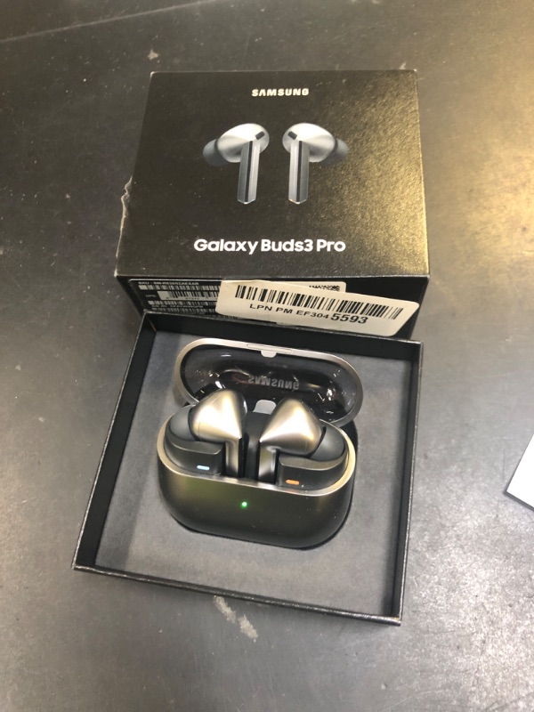 Photo 1 of Samsung Galaxy Buds 3 Pro AI True Wireless Bluetooth Earbuds, Noise Cancelling, Sound Optimization, Redesigned Comfort Fit, Silver [US Version, Amazon Exclusive, 2Yr Warranty]