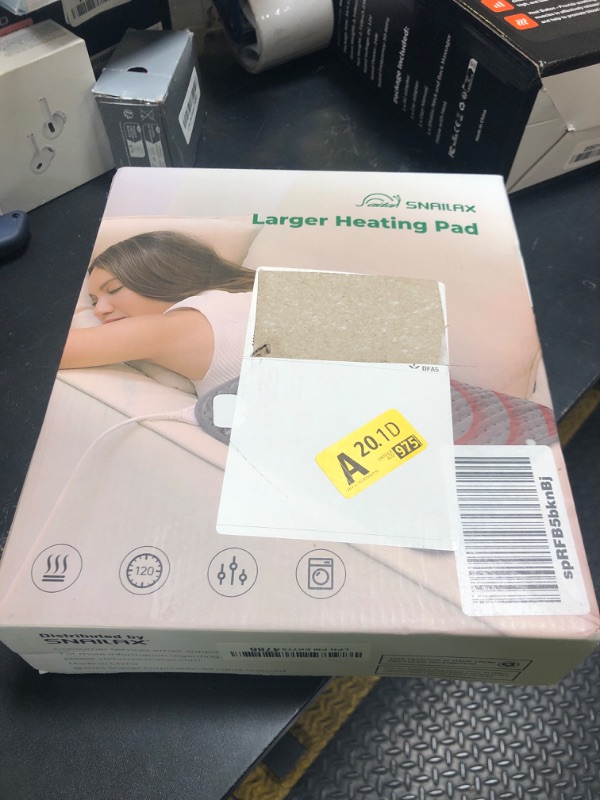Photo 1 of Snailax Heating Pad & Foot Warmer, FSA HSA Eligible with 6 Temperature Settings & Auto Shut Off, 17”x33”, Washable Fast Heated Pads for Back Pain Relief,Abdomen,Feet,Back,Cramp(Grey)