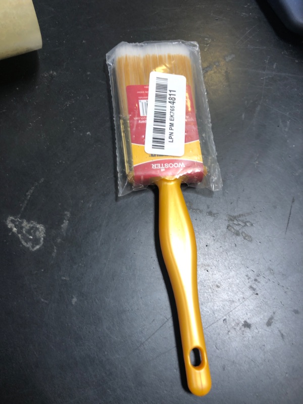 Photo 1 of Wooster Brush Q3108-2 Softip Paintbrush, 2-Inch