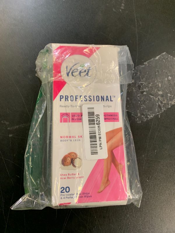 Photo 1 of Veet Full Body Waxing Kit for Normal Skin,