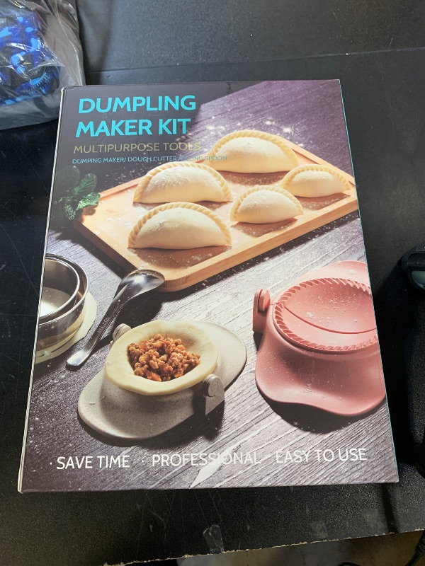 Photo 1 of MUMSUNG Empanada Maker Press, 5 Inch Extra Large Dumpling Maker Set with Dough Cutter, Dumpling Mold Set for Pierogi, Pastelitos, Calzone, Turnovers, Chinese Dumpling 5"