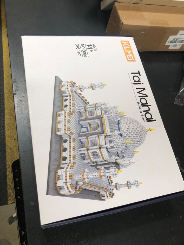 Photo 1 of COZYMASS 3950PCS Architecture and Collection Micro Building Blocks Set Taj Mahal Modle Kit Toy Present for Adults and Kids Ages of 14+