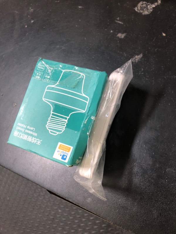 Photo 1 of QIACHIP 2.4G Smart Remote Control Light Socket E26 E27 Bulb Socket Adapter, eWeLink Bluetooth Smart Lamp Holder, eWeLink APP Remote Control Timing Delay