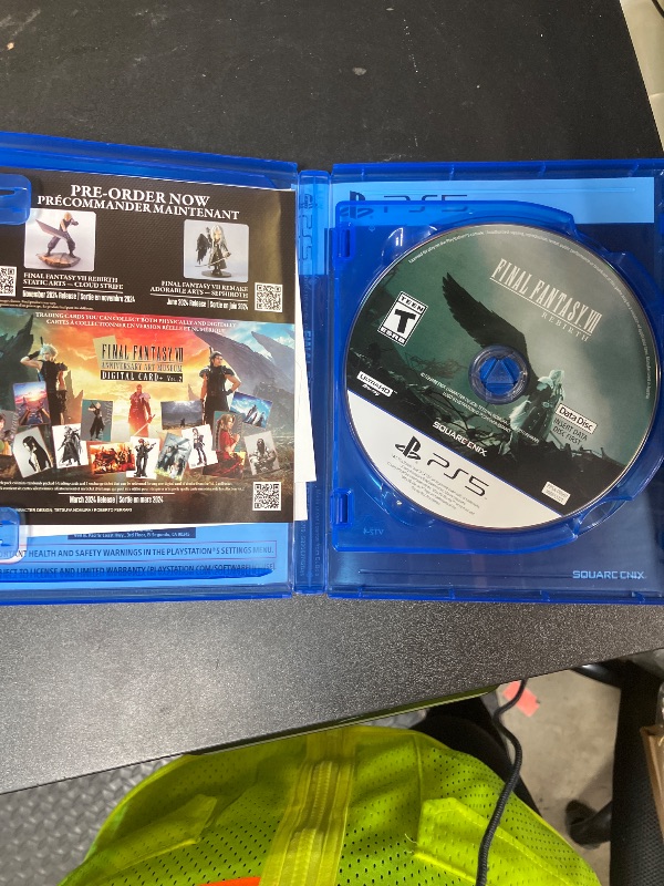 Photo 1 of Final Fantasy VII Rebirth - Exclusive Amazon Edition (PS5)