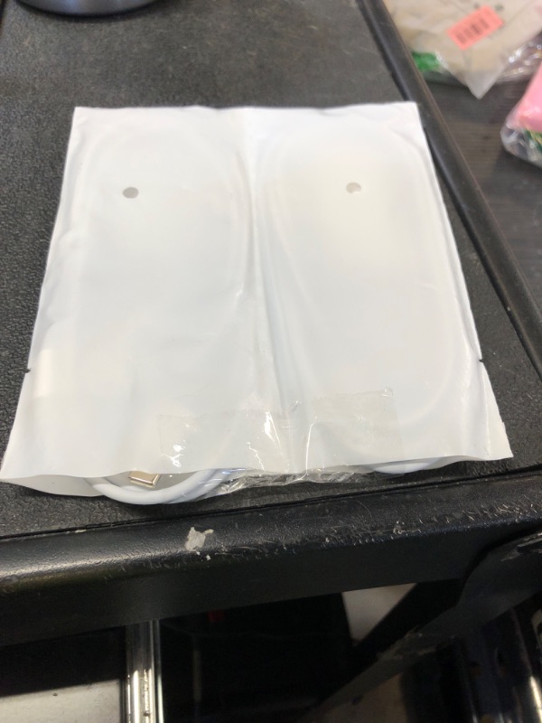 Photo 1 of USB C to USB C Charging Cable for Apple iPhone 16 Charger Fast 6ft Long USBC to USB-C Power Cord for iPhone 16/15 Pro Max/MacBook Air 13 inch/IPad Pro/Air/10th/4/5 Type C 2Pack 6 ft 60W