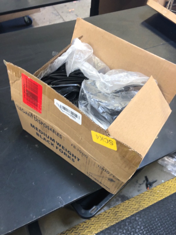 Photo 1 of 1,000 Plastic Disposable Forks Bulk Black Medium Weight Disposable Silverware Plastic Cutlery Fork