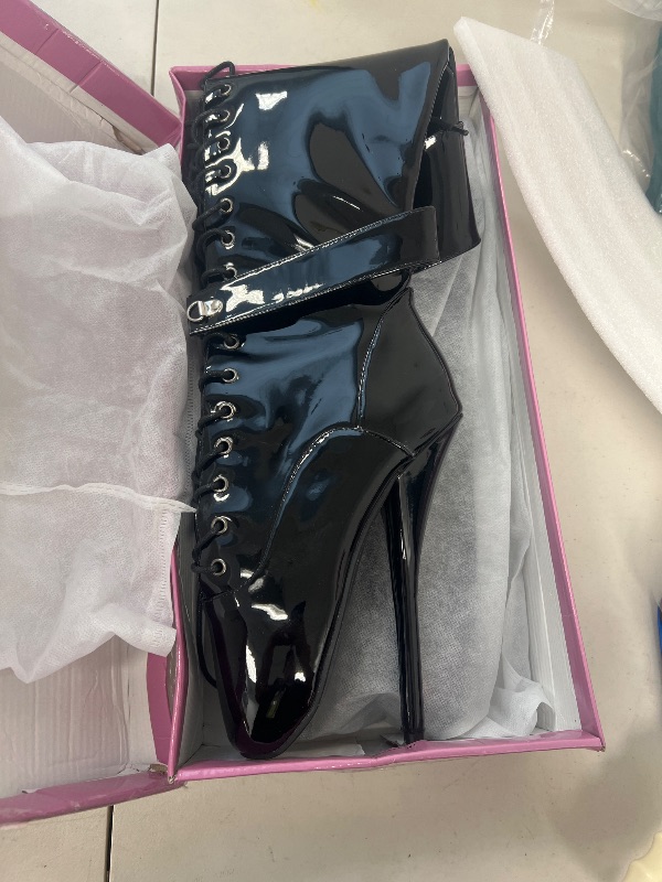 Photo 1 of WONDERHEEL Womens Padlocks Ballet Boots Black 7.5 US size 38 