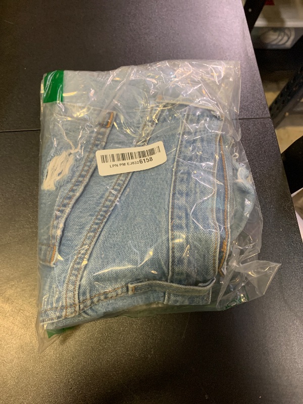 Photo 1 of Levi's Women's 501 Original Shorts, (New) Oxnard Athens , 27